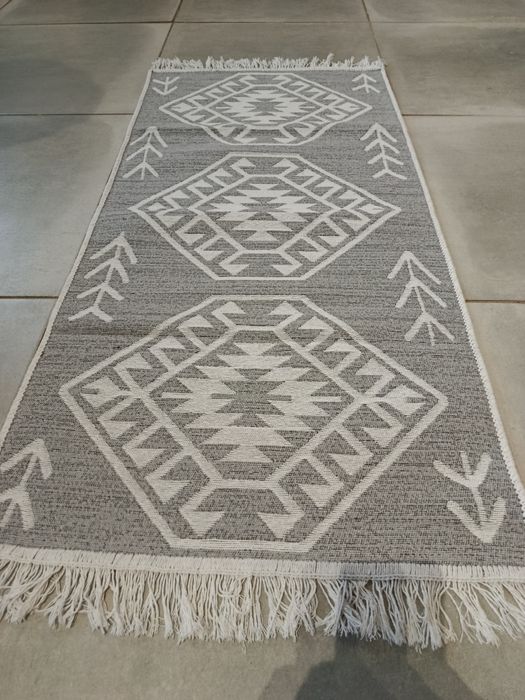 Covor Kilim, model traditional