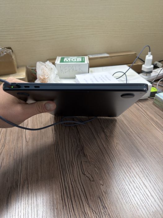 Срочно продается Макбук М2/256 работает отлично