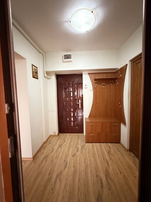 Proprietar vând apartament 2 camere Brașov Centrul Civic mobilat  etaj 5/8