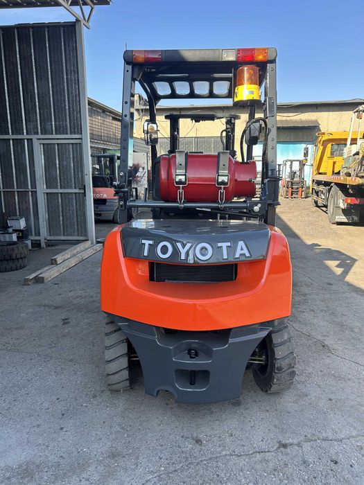 Продам вилочный погрузчик (кара)