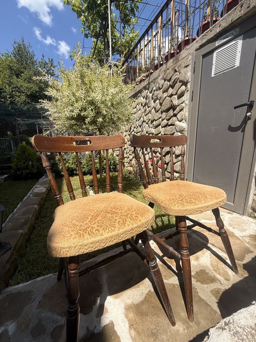 Дървени столове (хол, кухня)