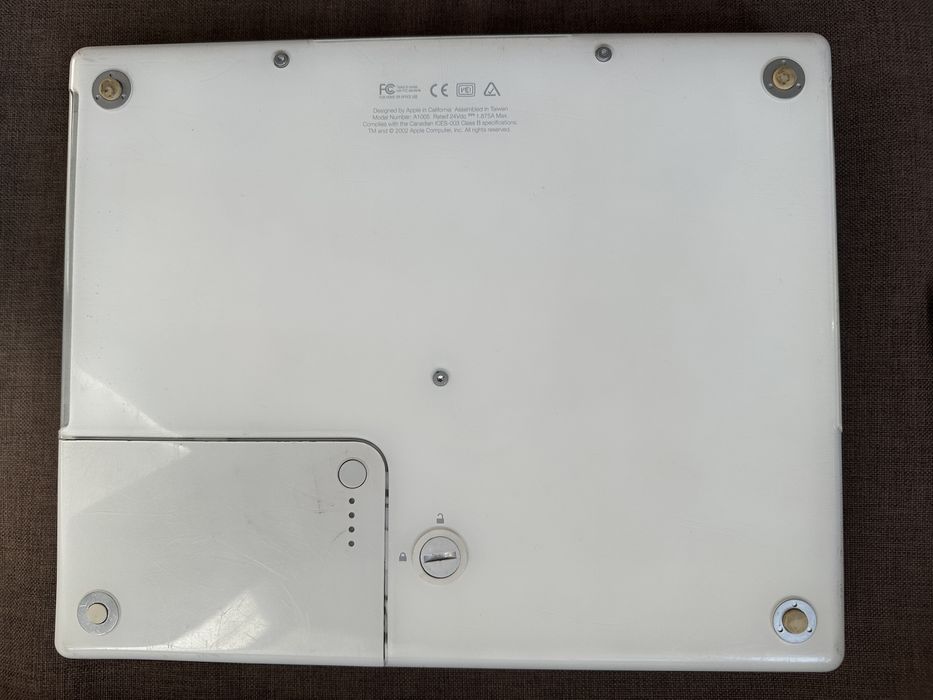 *Колекционерски* Apple iBook A1005 12.1"
