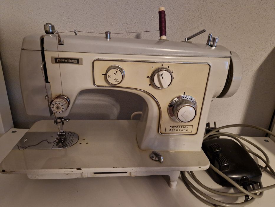 Masina de cusut electrica Privileg
