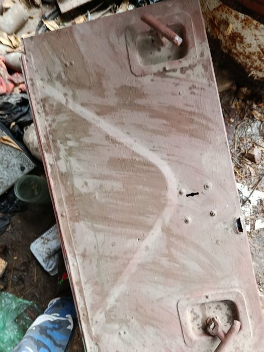 Продаю металлический ящик или сейф