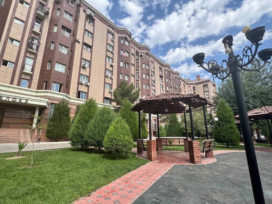 Новостройка Продается 3 комнатная квартира ремонт Ц-2 Алайский