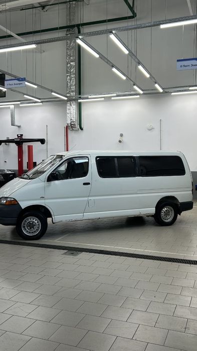 Toyota Hiace 2003