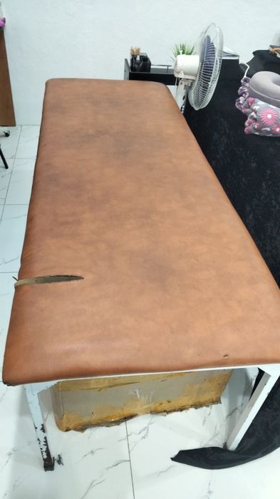 Продам кушетку срочно