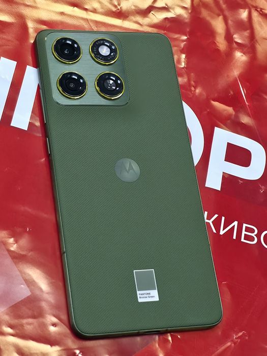 КАТО НОВ 512GB Motorola Edge 70 Технополис Гаранция 2027 Bronze Green