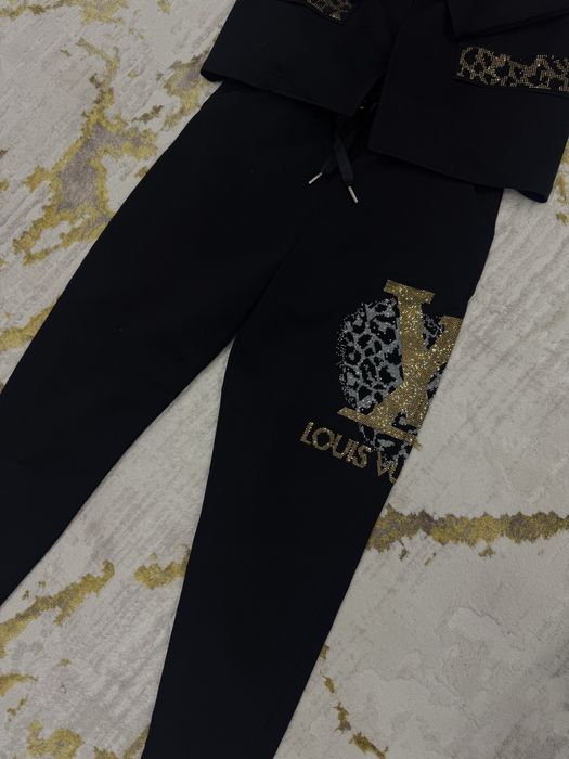 Спортивный костюм