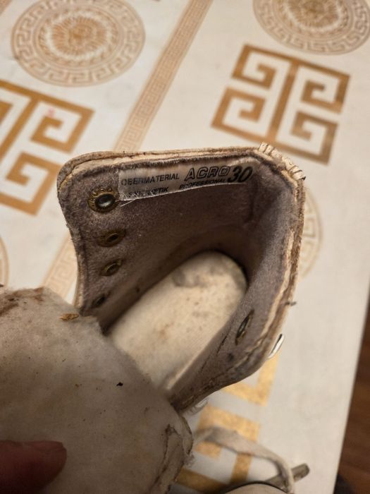 Продам детские коньки