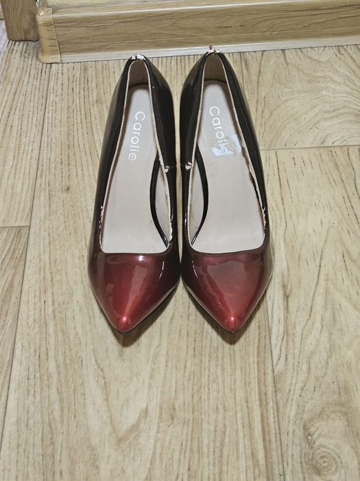 Pantofii cu toc de damă eleganti