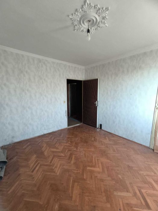 Продава се Тристаен апартамент в Плевен, Дружба 2 - 98 кв.м за 919 €/кв.м - Снимка #4