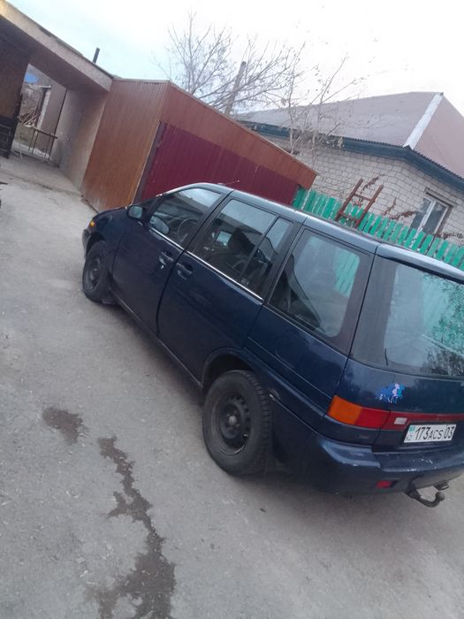 Продам Nissan prairia m11