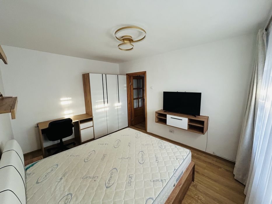 Închiriere apartament 3 camere semidecomandat, zona Mioriței