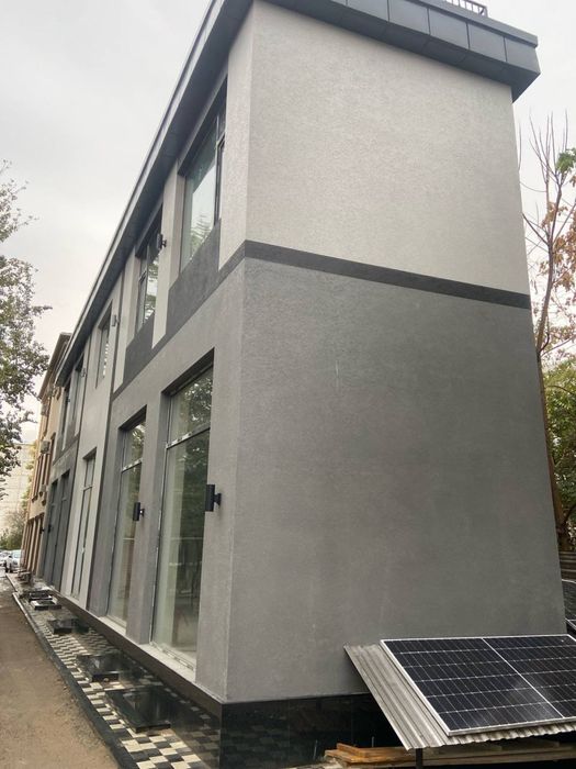 Bino sotiladi, Tinchlik metro yaqinida