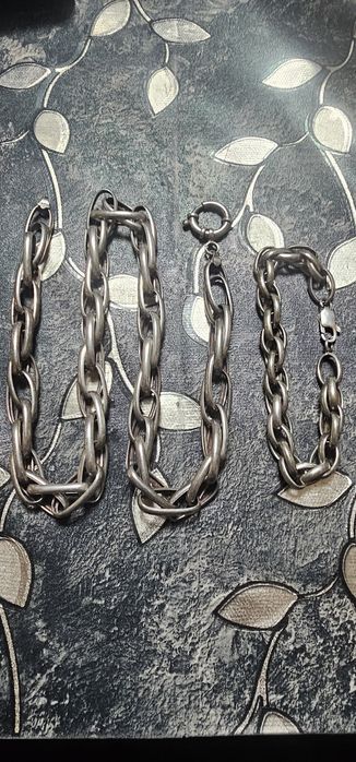 Сребърен ланец с гривна