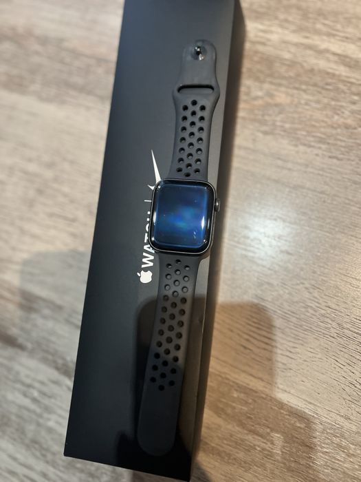 apple watch se nike 44mm