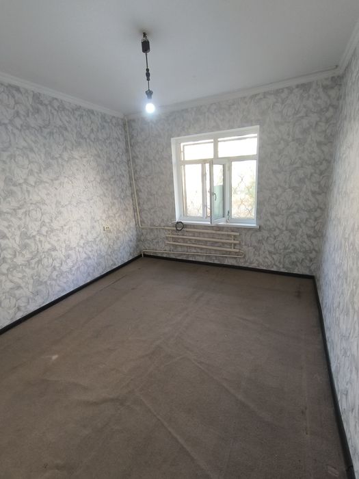 Общежитие. 1 ком квартиру Спутник 4. Первый этаж. Ремонт 18 м2