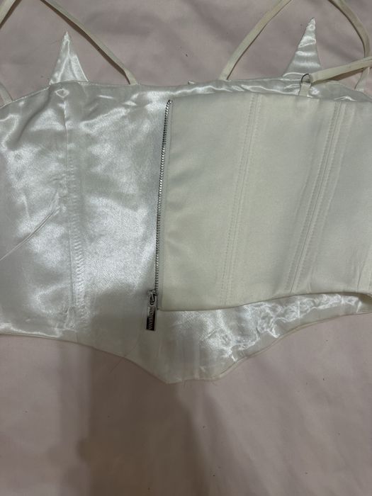 Корсет топ боди  - дължи малко над  пъпа невероятно стои