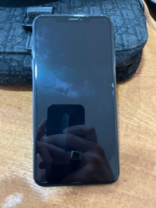 Обменяю iPhone Xs max