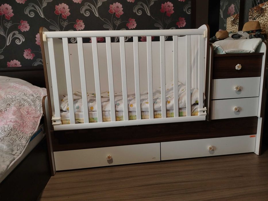 Кошара на Lorelli + столче за хранене на Cangaroo