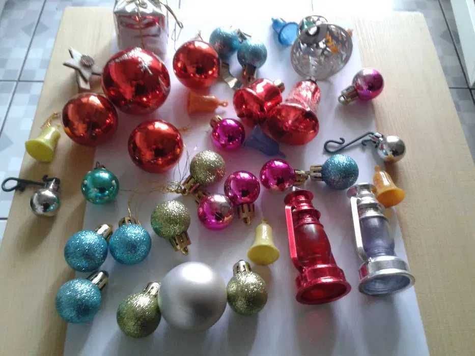 Ornamente-Decoratii de brad anii 80 - 90 se vand doar ca lot