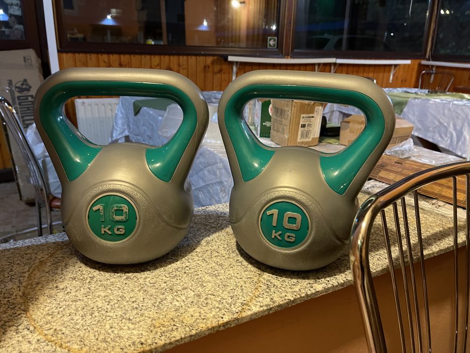 Kettlebell 10 kg+10 kg=20 kg noi made in Germany pret 80 ron buc.