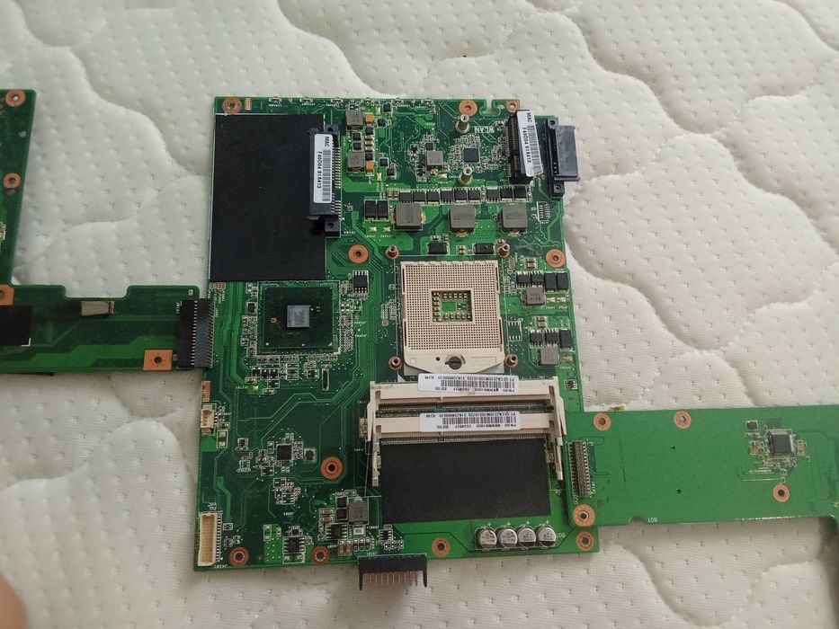 Продам материнскую плату на ноутбук ASUS K52F MAIN BOARD REV. 2.2.