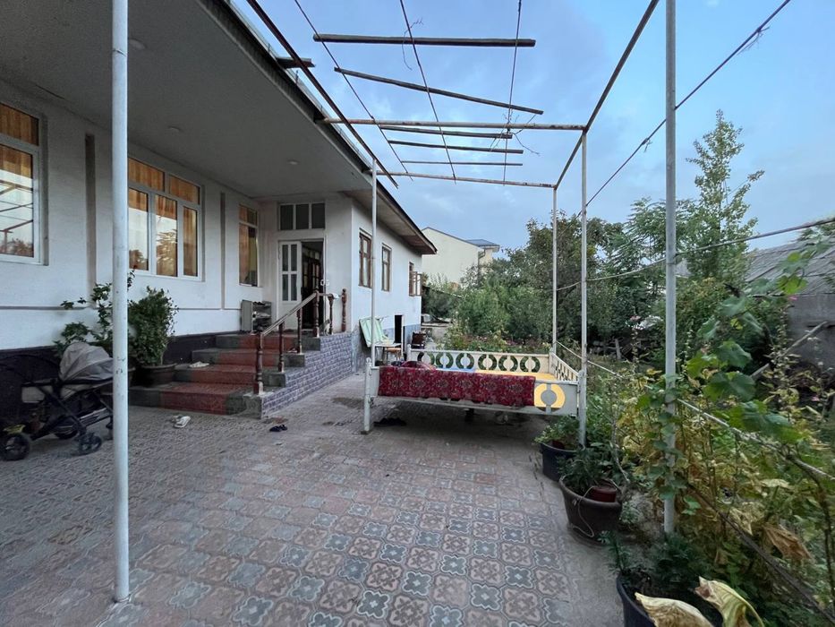 Продаётся участок возле Аэропорт 8 соток