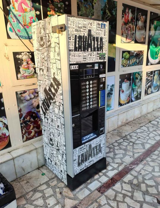 Vând automat de cafea