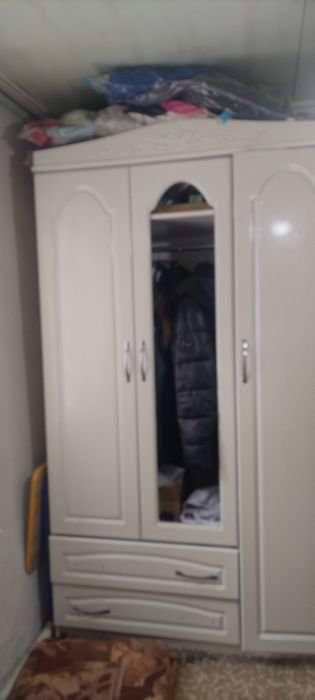 Продам шифоньер срочно