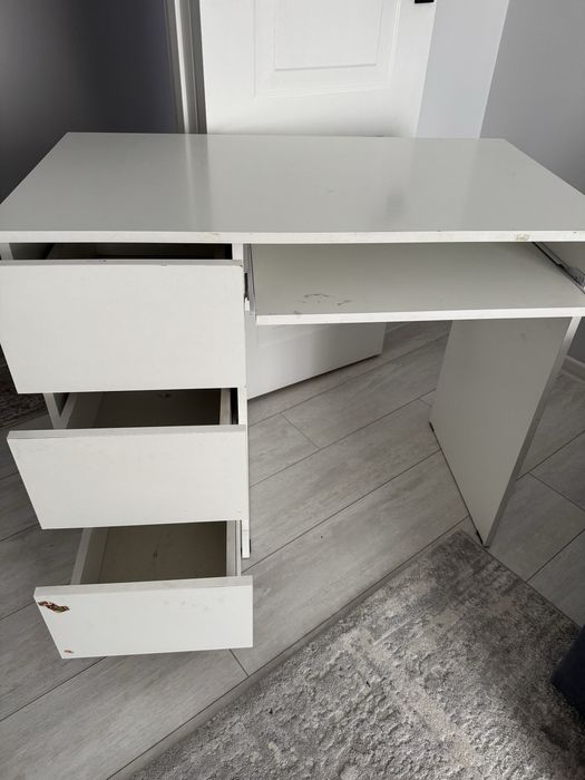 Письменный стол