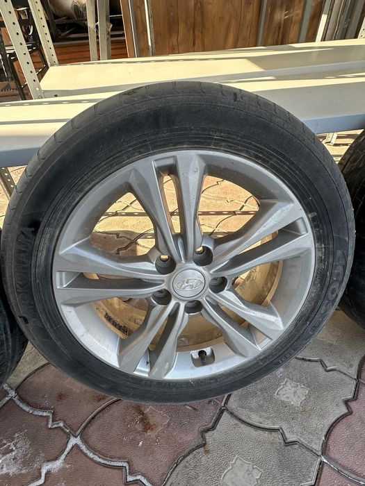 Продам диски с шинами R17