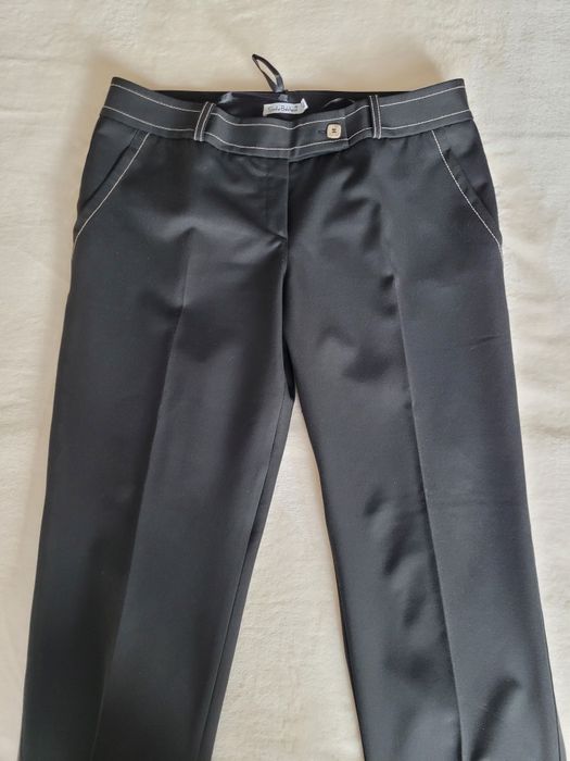 Продавам ново дамско сако номер 40цвят черен графит ..