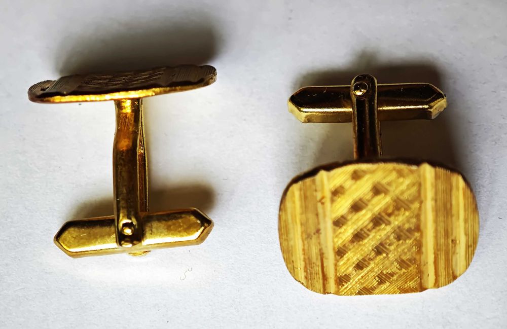 Butoni clasici pentru camasa, placati cu aur 18k