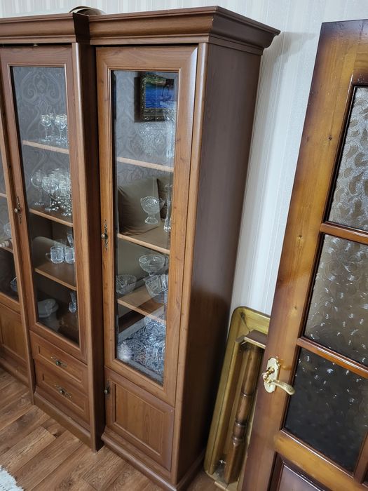 Продаю сервант в хорошем состоянии