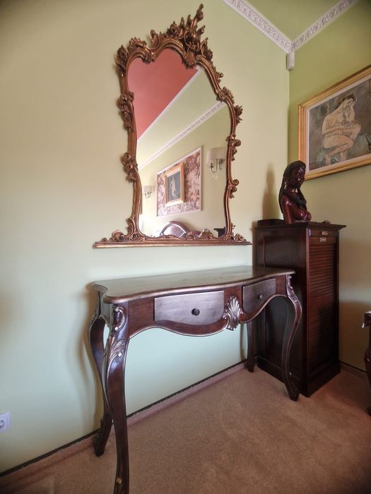 antica
Oglindă cu ramă baroc + consolă din lemn masiv Bucuresti