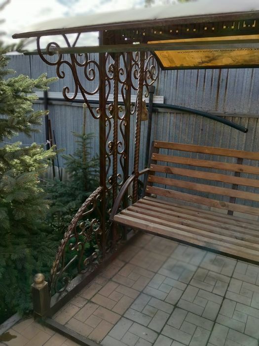 Качели садовые .