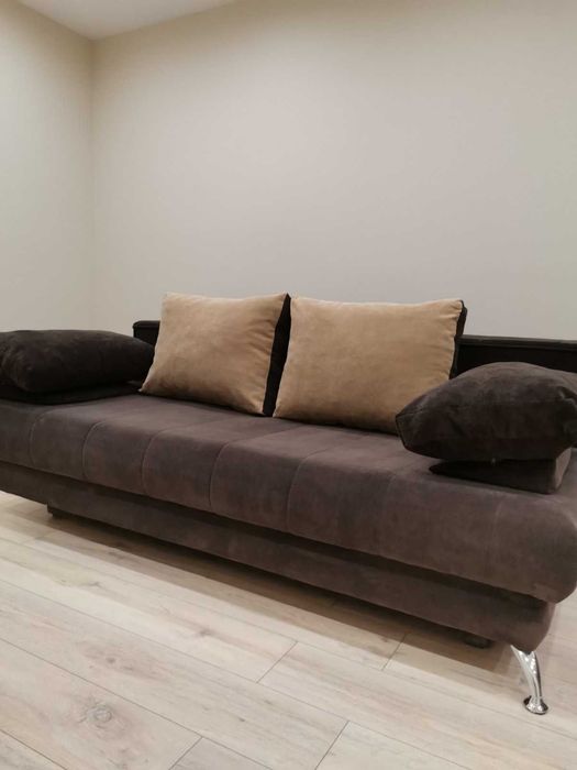 Разтегателен диван