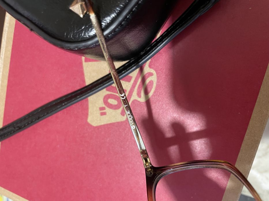 Квадратни дамски диоптрични очила