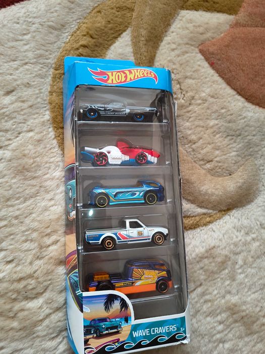 5 mașinuțe haioase seria Hot Wheels