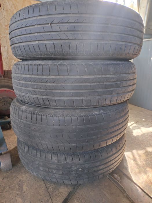 Продам комплект резины 185/65/15