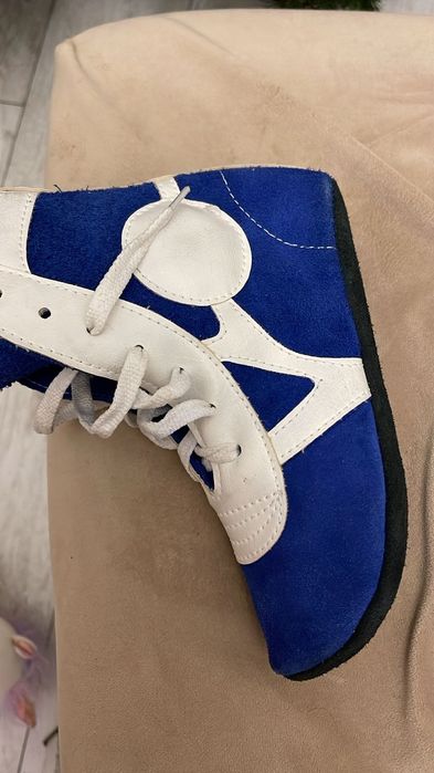 Продам Боксерки цены за две пары