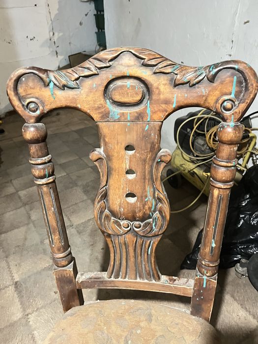 Продам стариный резной стул