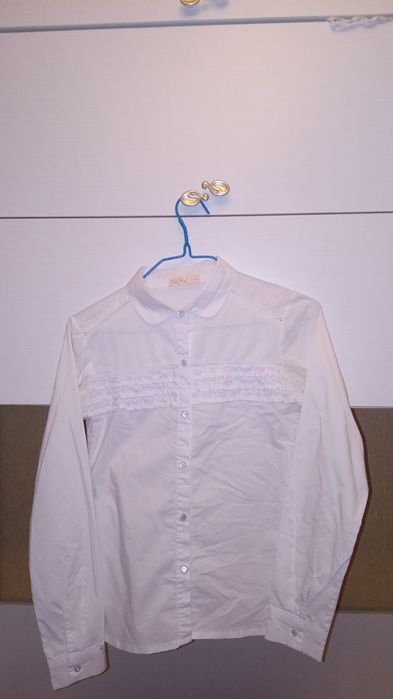 Продам блузки школьные