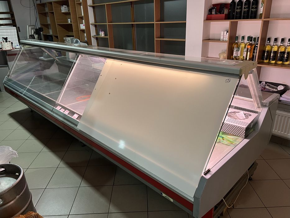 Vitrina Linde 380 cm lungime - mezeluri, lactate - FARA AGREGAT