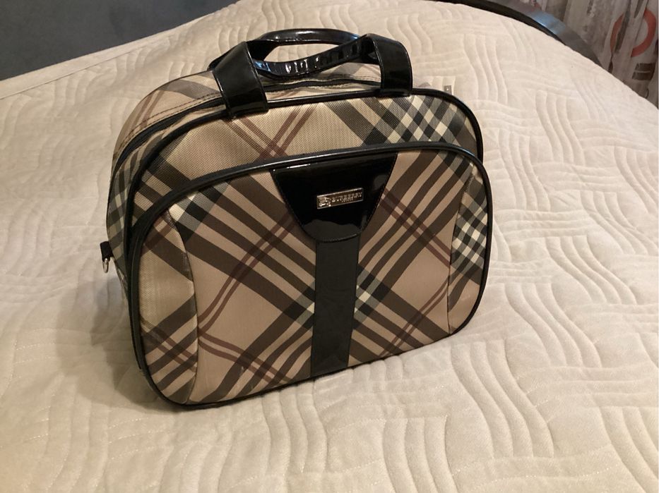 Сумка на каждый лень,вместительная Burberry