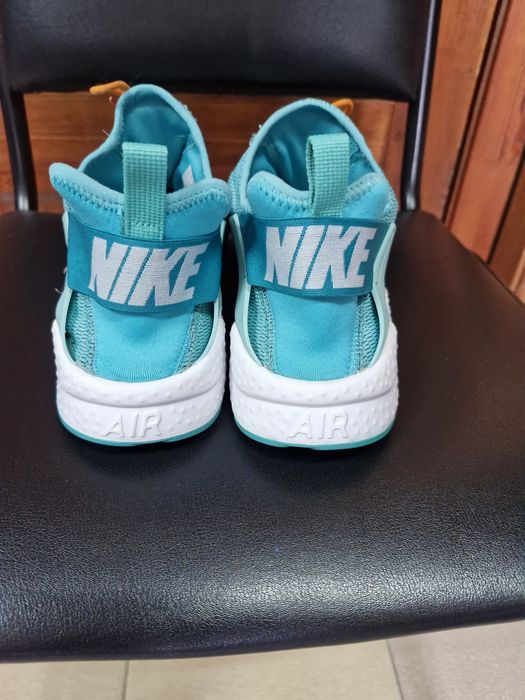 Продам кроссовки мужские NIKE б/у. 42 размер.