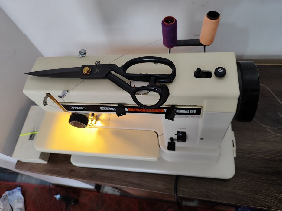 PFAFF hobbymatic 807 GERMANISKI tikuv moshinasi sotiladi