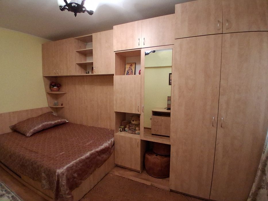 Apartament  decomandat,2 camere,  zona foarte bună in Craiova